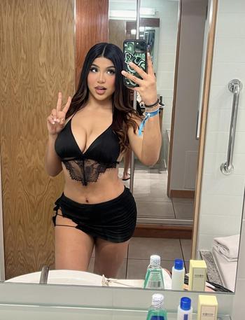 VIVIAN, 26  female escort, Baton-rouge