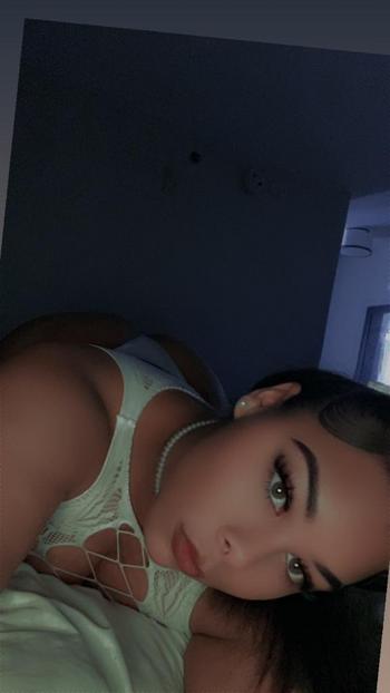 Hazel, 27  female escort, Baton Rouge