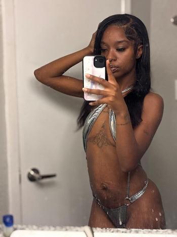 Ebony, 23  female escort, Baton Rouge