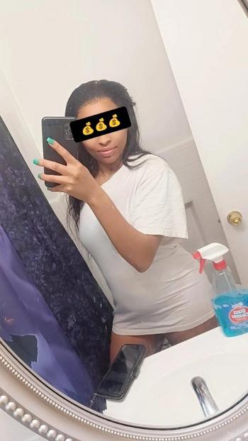 504-739-3554, 30  female escort, Baton Rouge